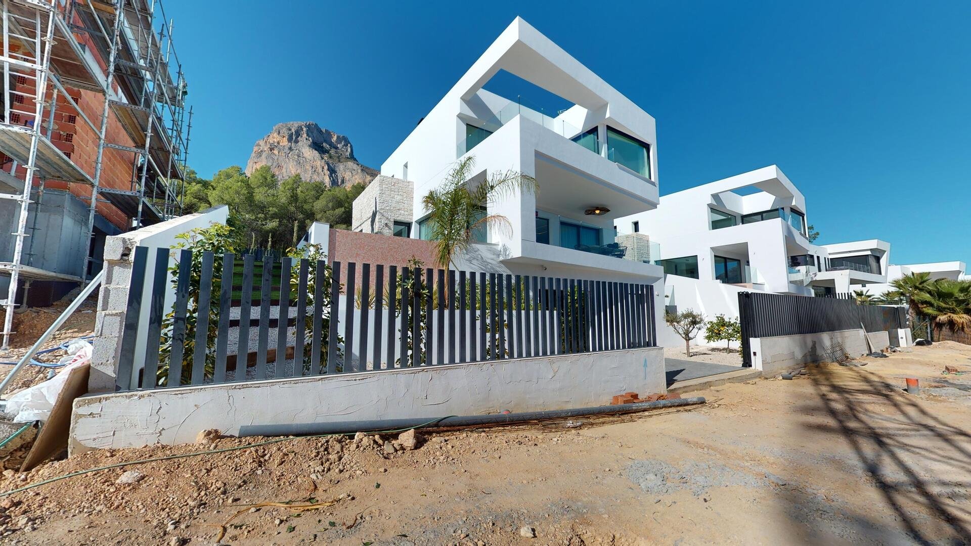 Obra nueva - Chalets -
Polop