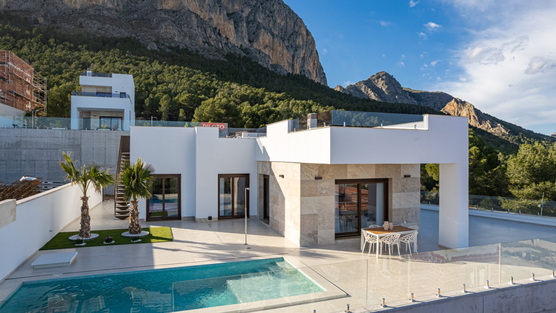 Obra nueva - Chalets -
Polop