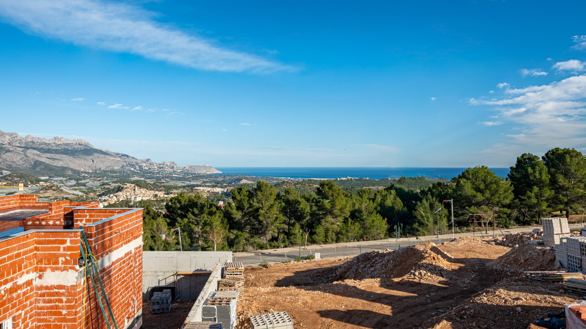 Obra nueva - Chalets -
Polop