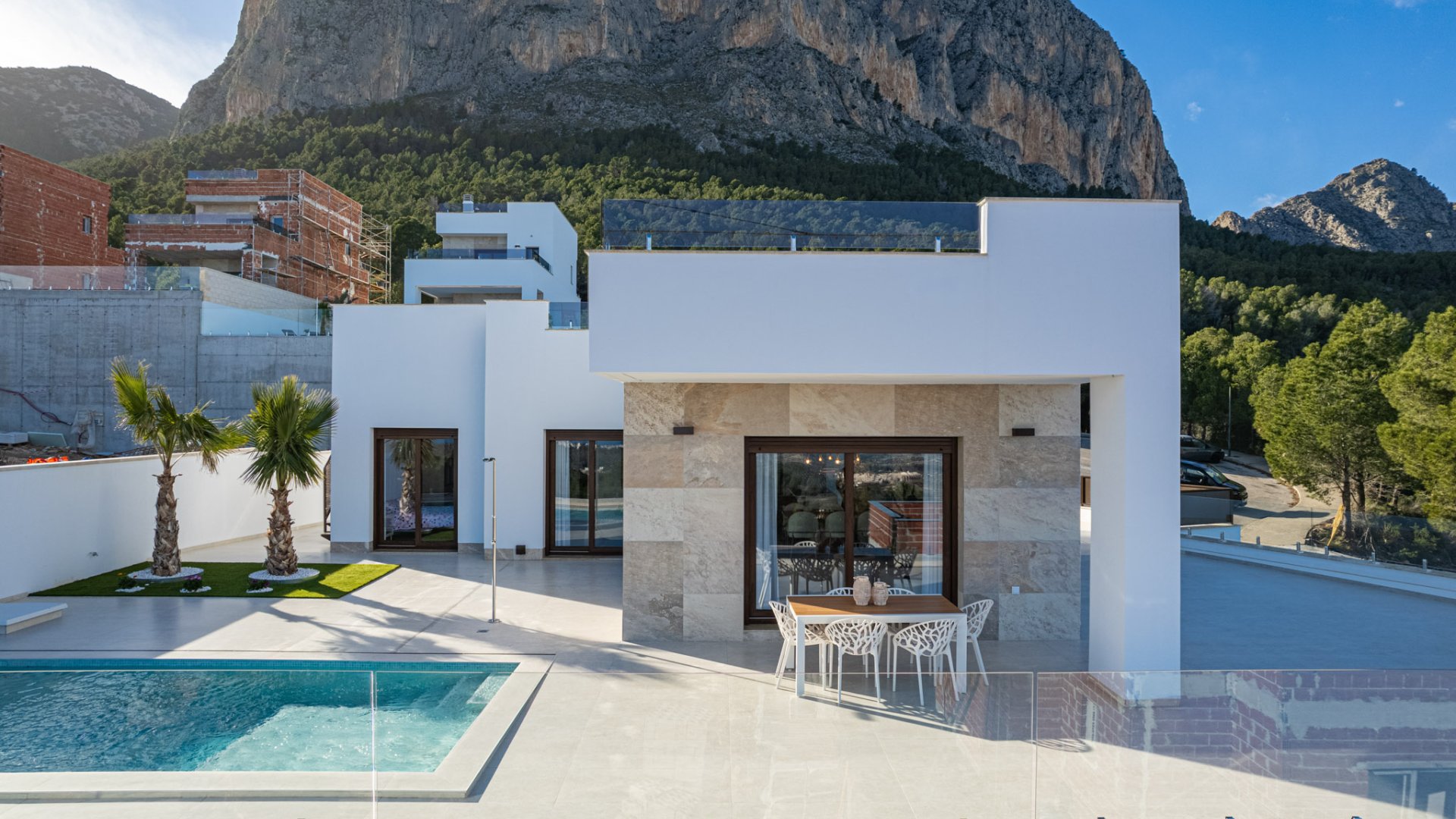Obra nueva - Chalets -
Polop