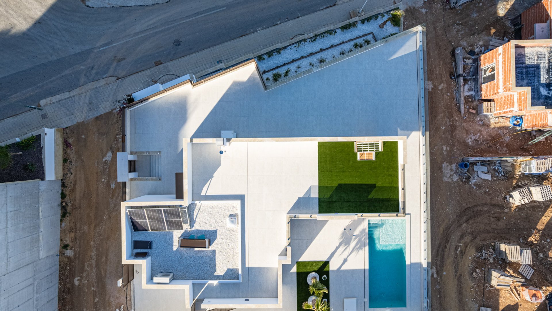 Obra nueva - Chalets -
Polop