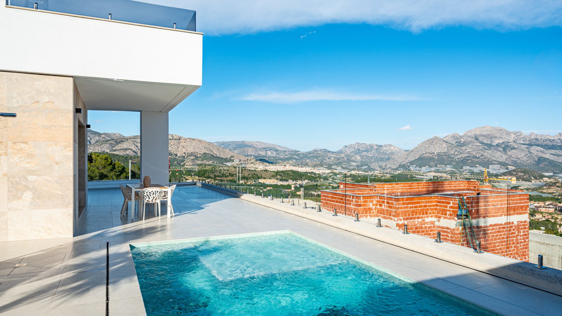 Obra nueva - Chalets -
Polop
