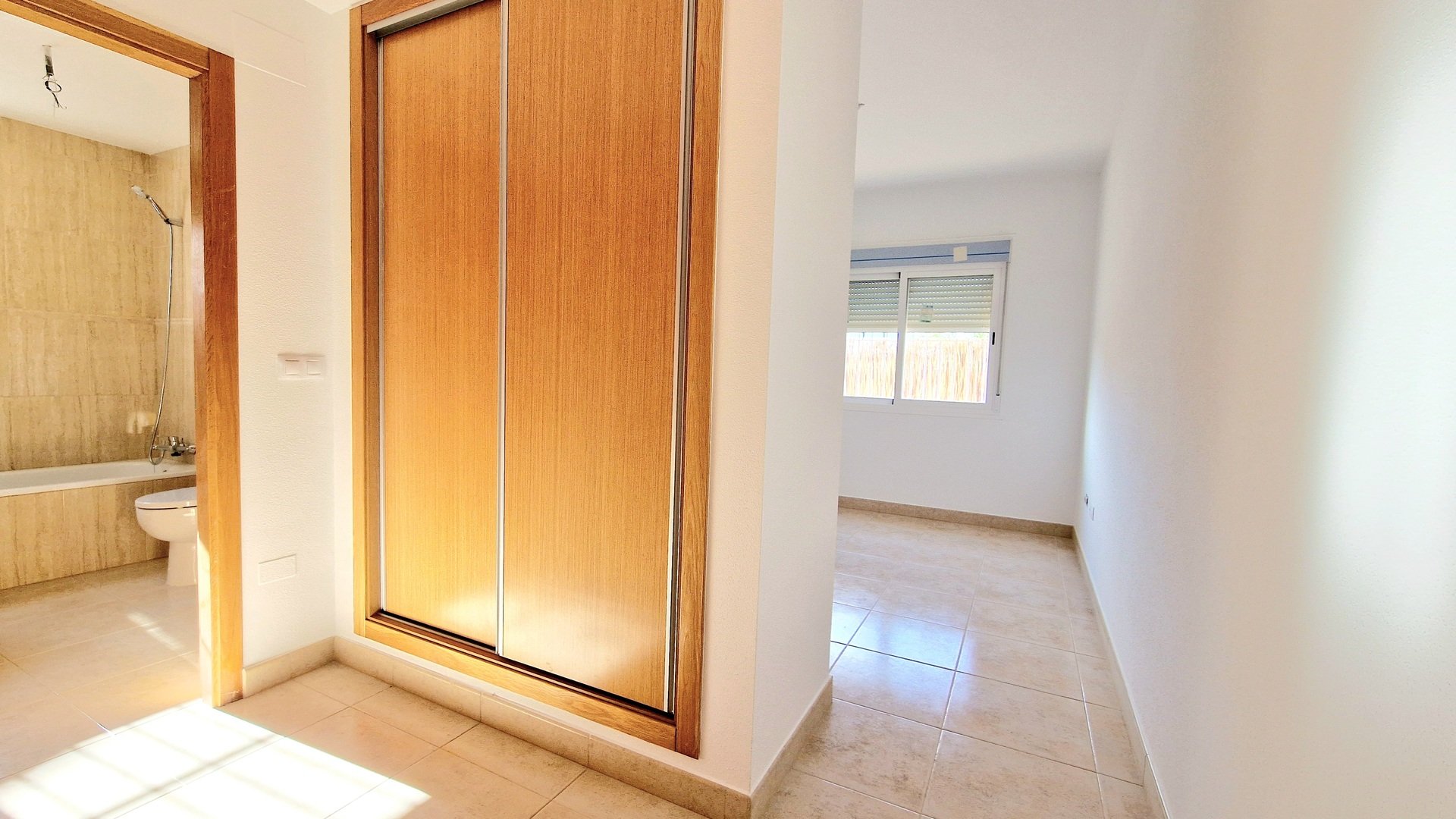 Obra nueva - Chalets -
Purias