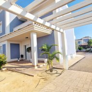 Obra nueva - Chalets -
Purias