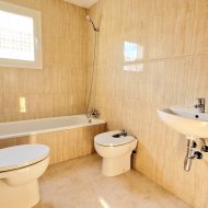 Obra nueva - Chalets -
Purias