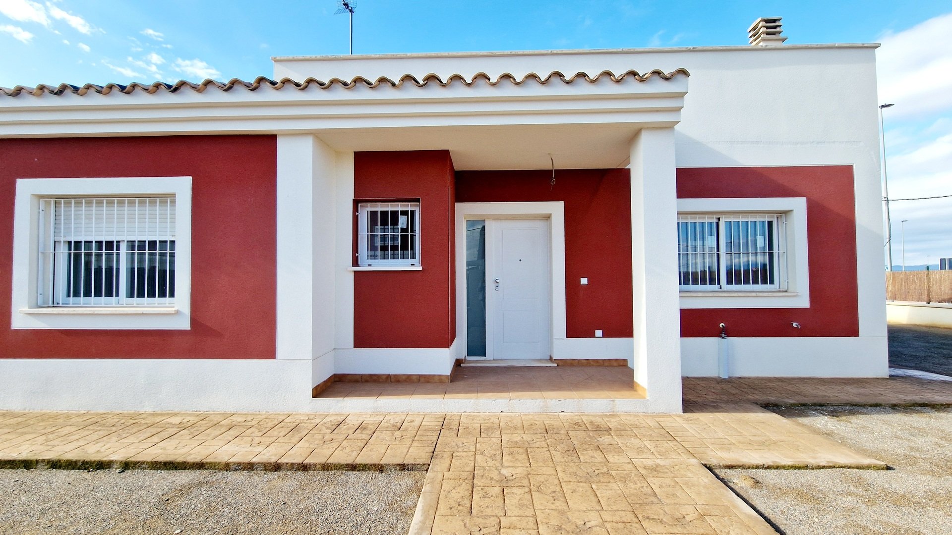 Obra nueva - Chalets -
Purias