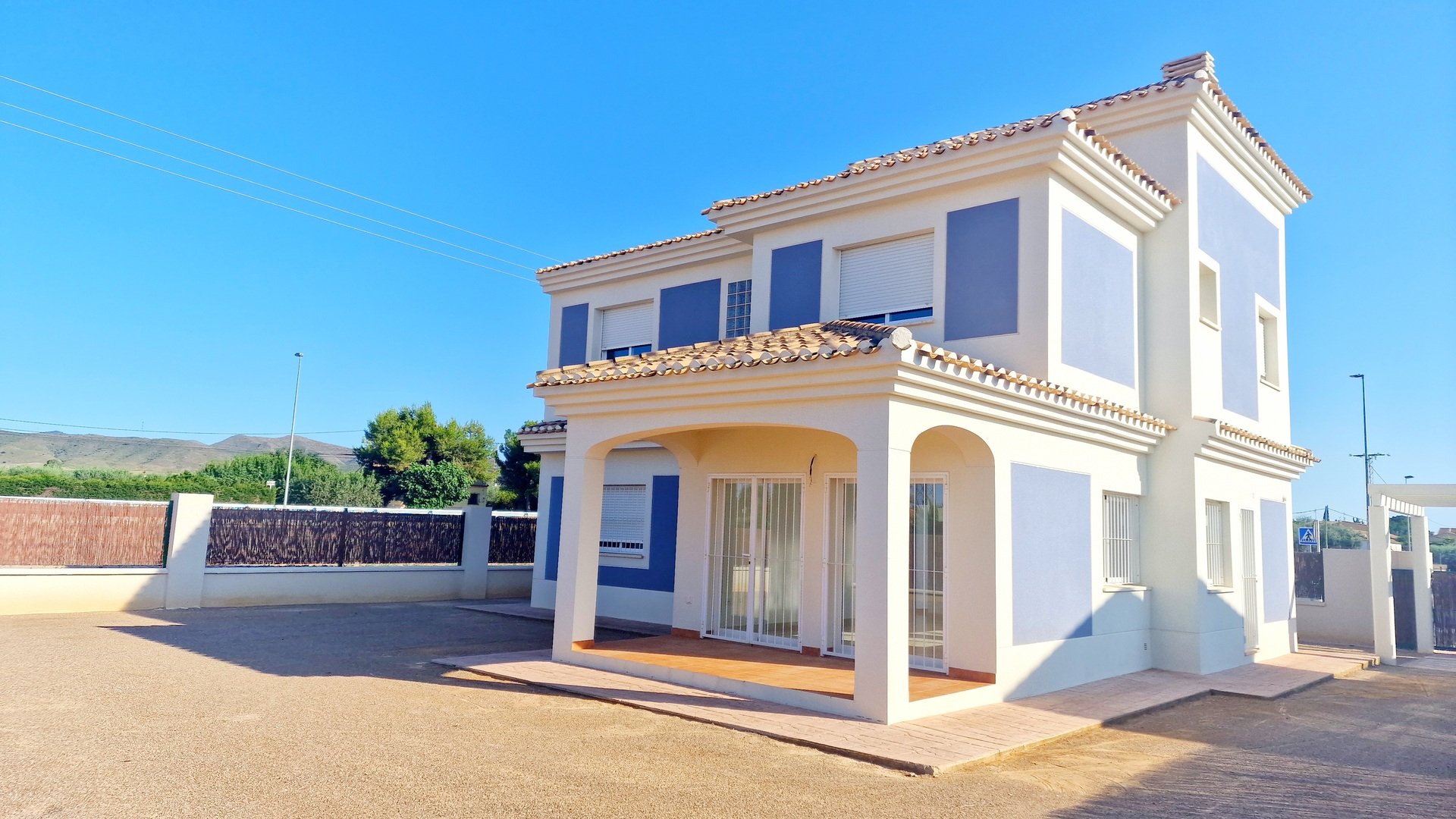 Obra nueva - Chalets -
Purias