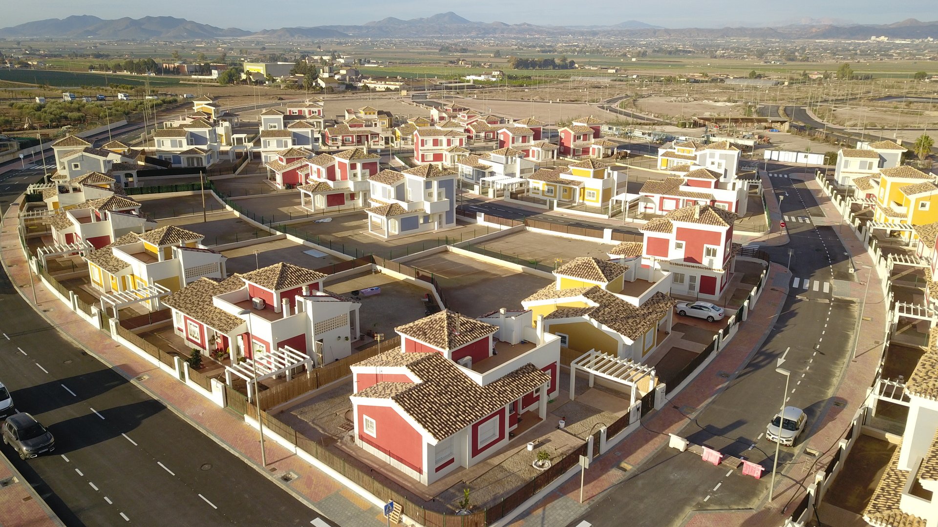 Obra nueva - Chalets -
Purias