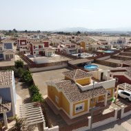 Obra nueva - Chalets -
Purias