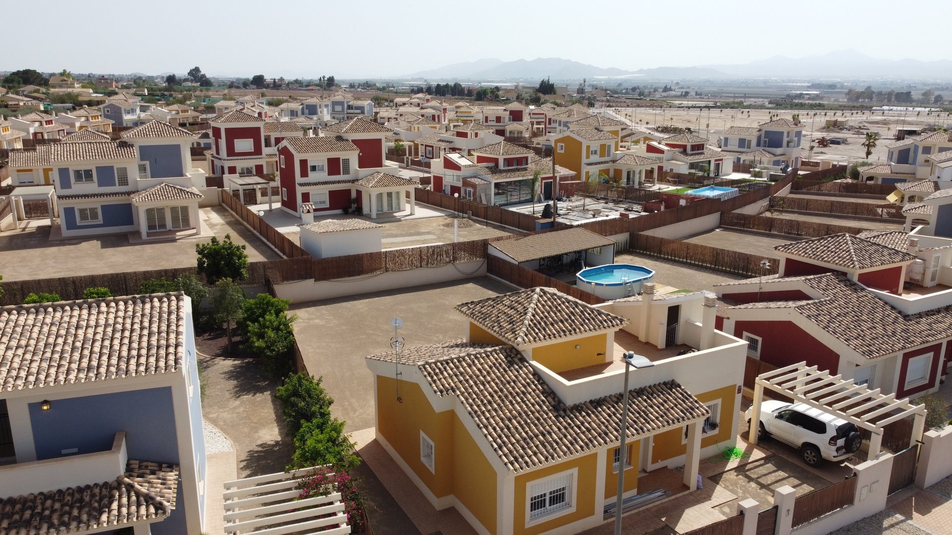 Obra nueva - Chalets -
Purias