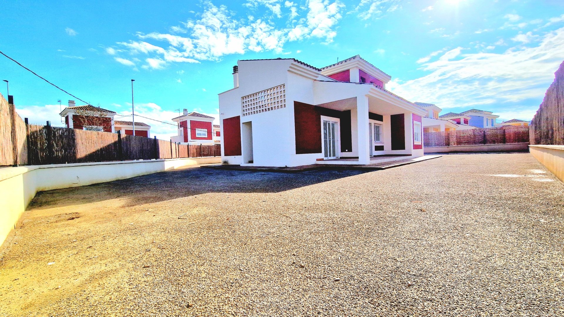 Obra nueva - Chalets -
Purias