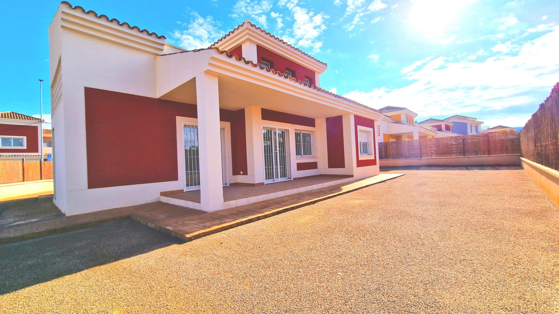 Obra nueva - Chalets -
Purias