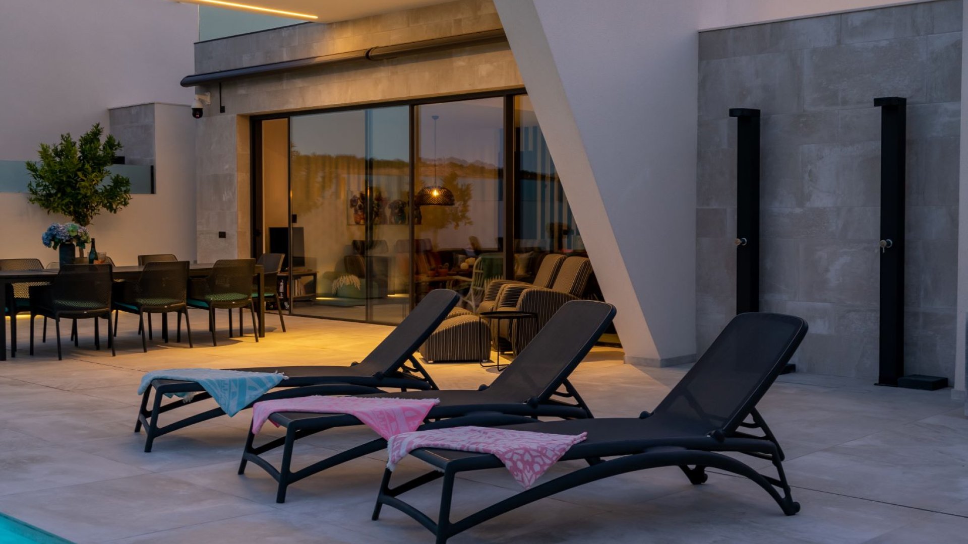 Obra nueva - Chalets -
Rojales