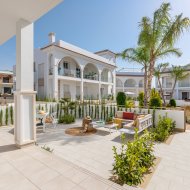 Obra nueva - Chalets -
Rojales