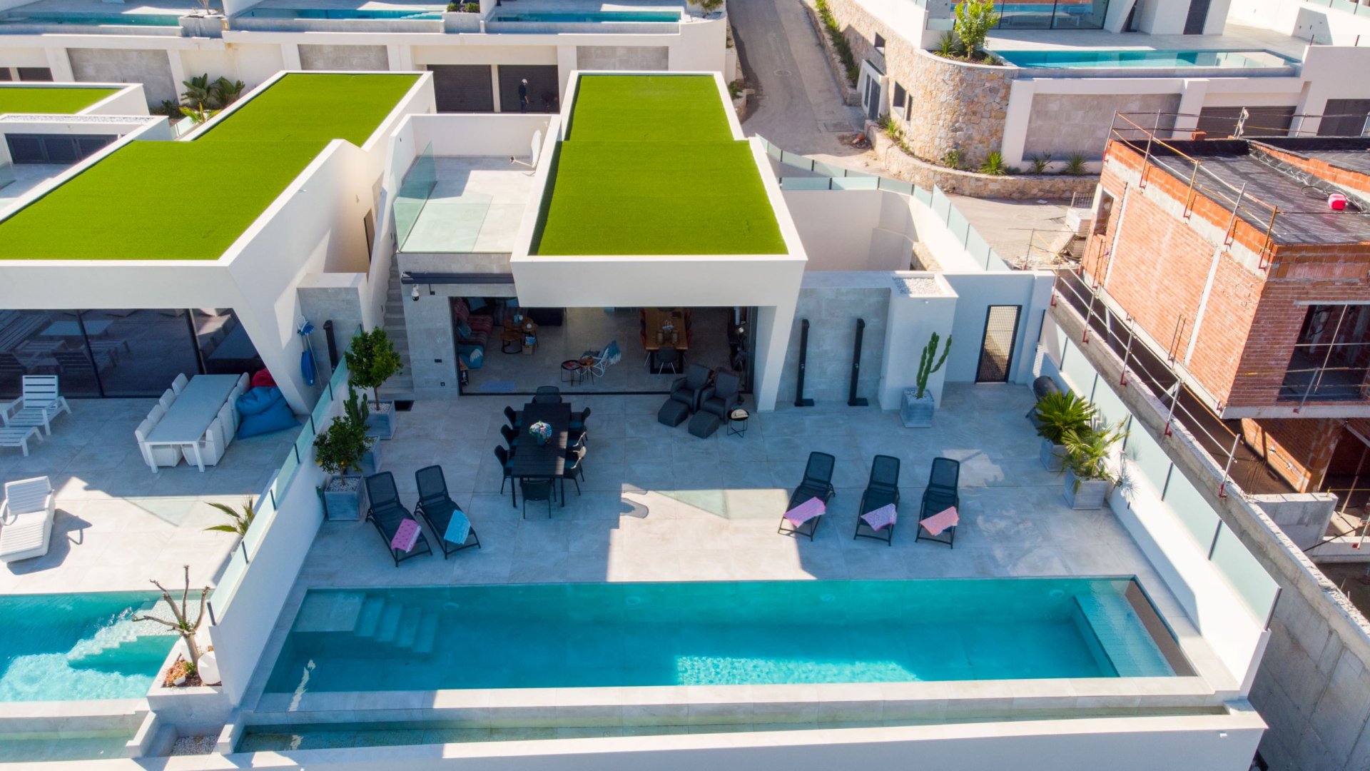 Obra nueva - Chalets -
Rojales