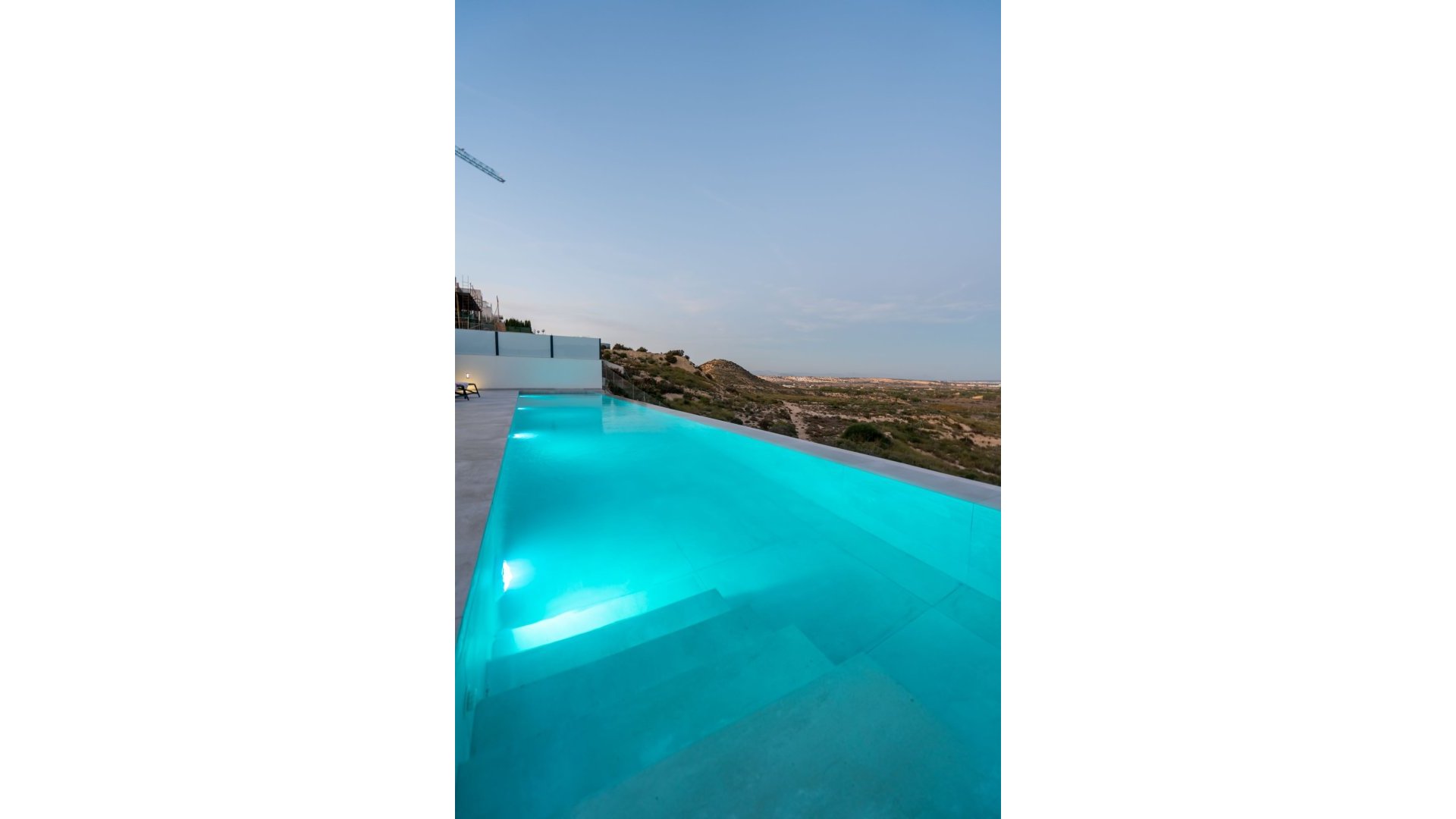Obra nueva - Chalets -
Rojales