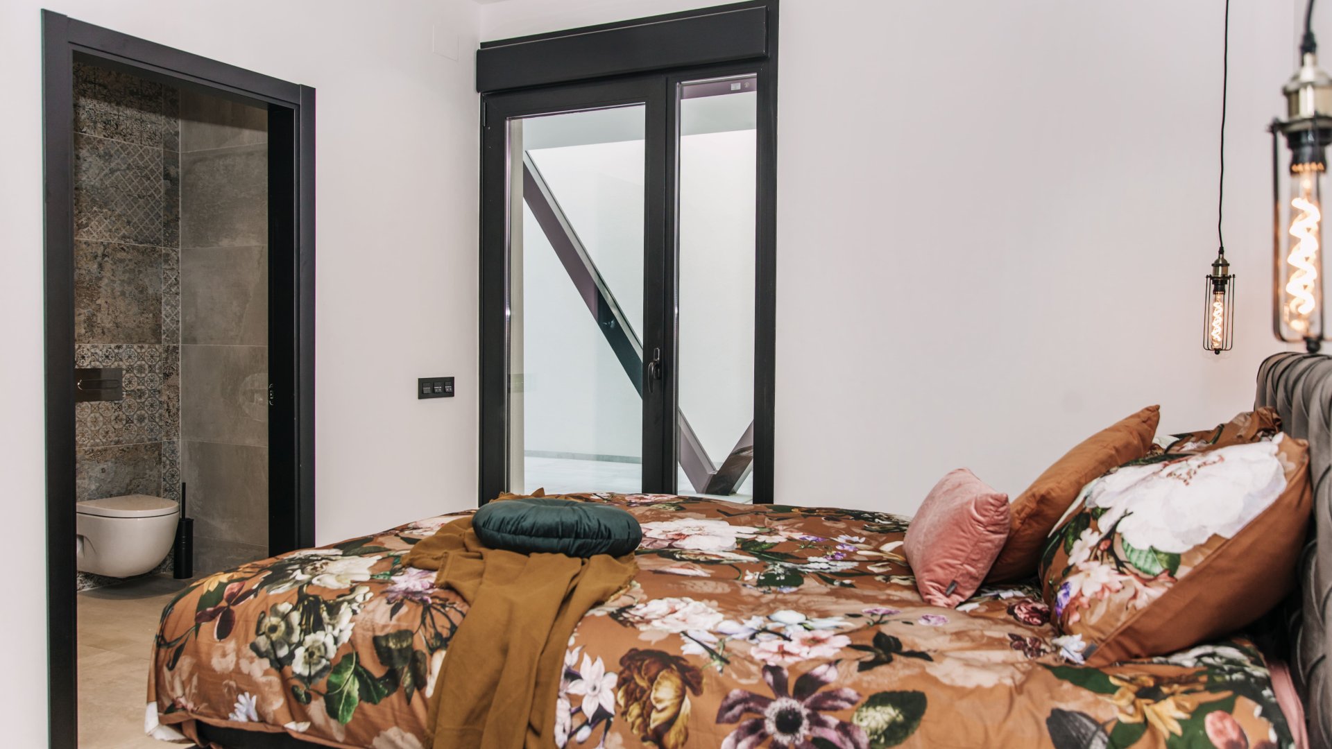 Obra nueva - Chalets -
Rojales