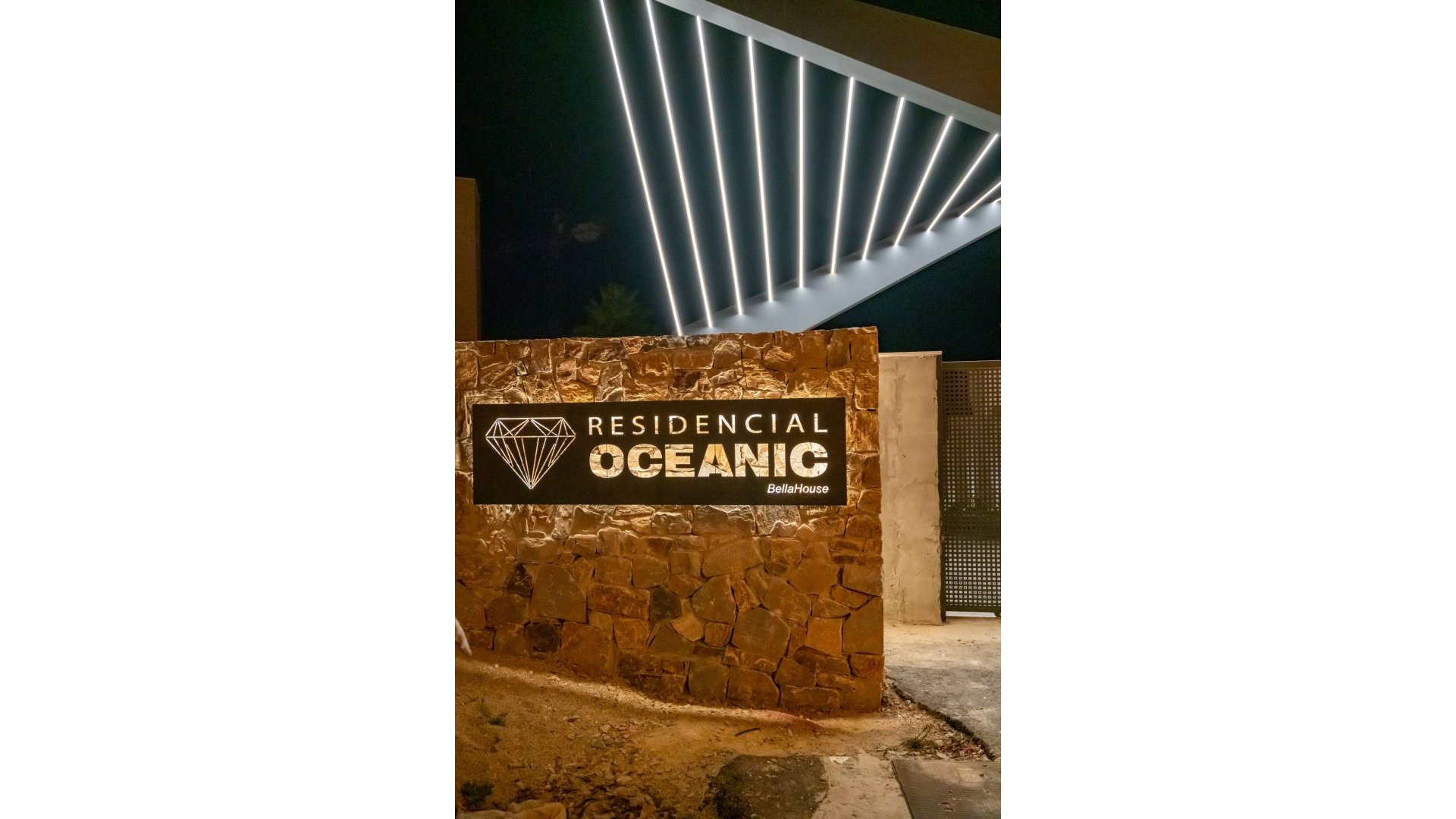 Obra nueva - Chalets -
Rojales