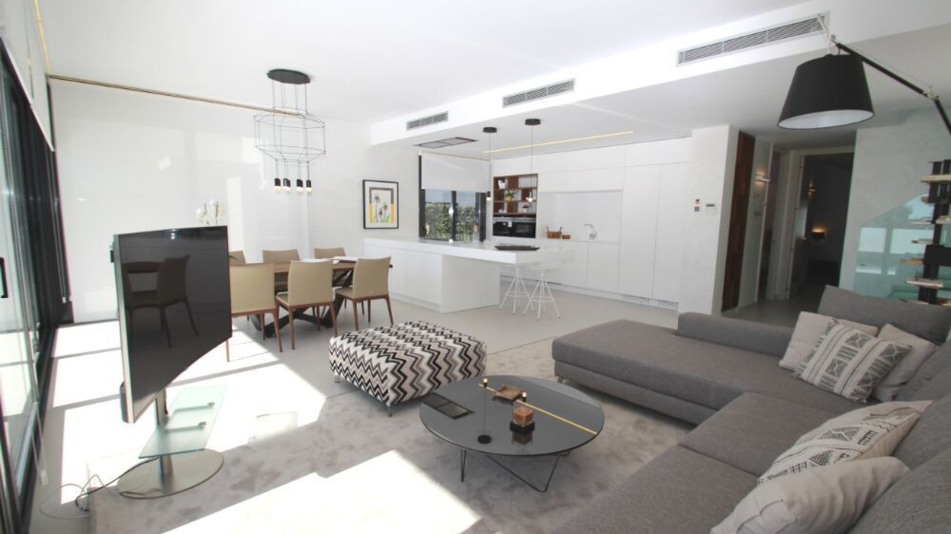 Obra nueva - Chalets -
San Miguel de Salinas