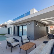 Obra nueva - Chalets -
Torrevieja