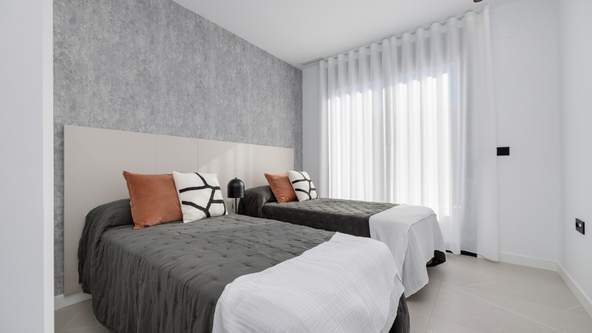 Obra nueva - Chalets -
Torrevieja