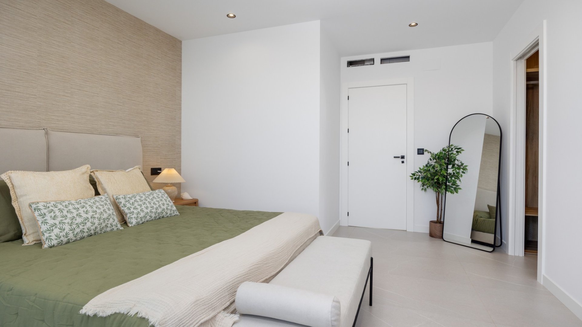Obra nueva - Chalets -
Torrevieja