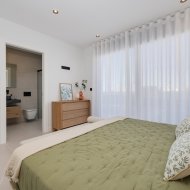 Obra nueva - Chalets -
Torrevieja