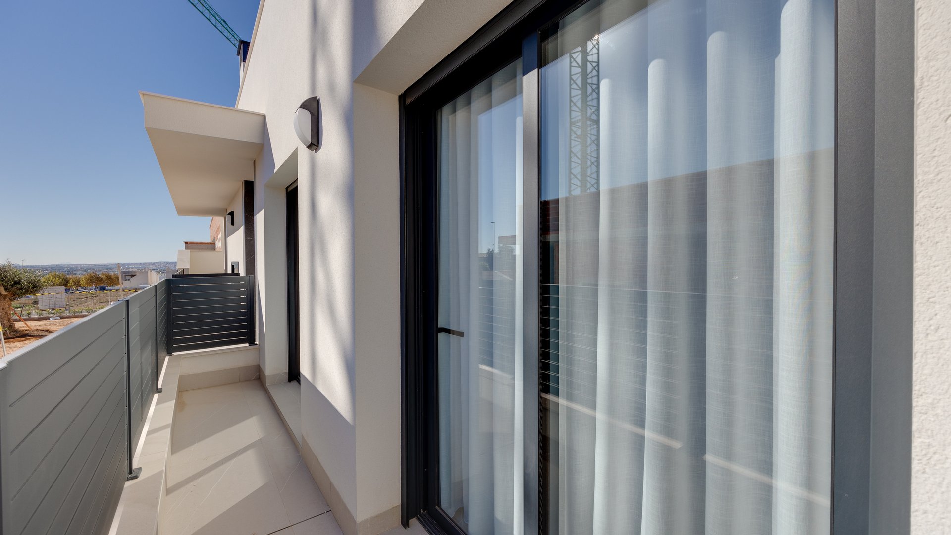 Obra nueva - Chalets -
Torrevieja