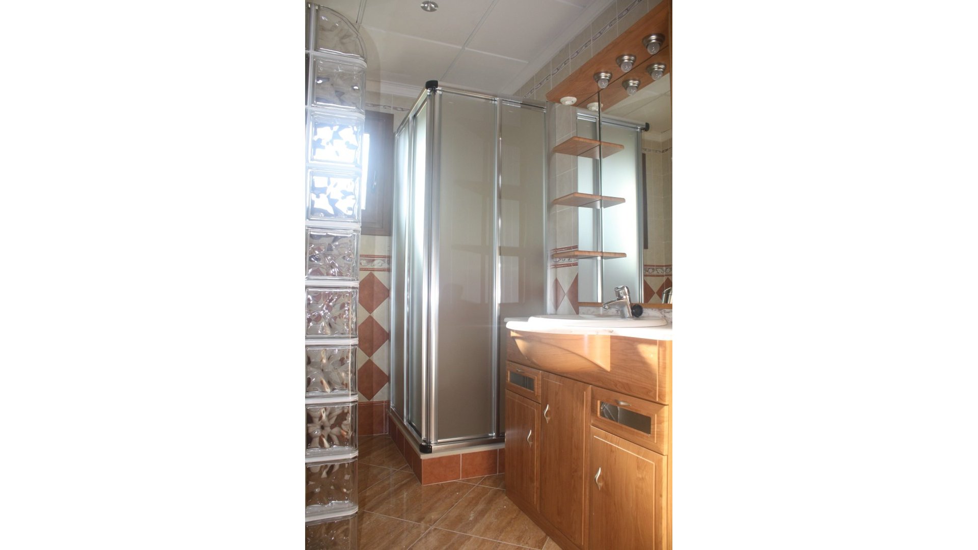 Obra nueva - Chalets -
Torrevieja