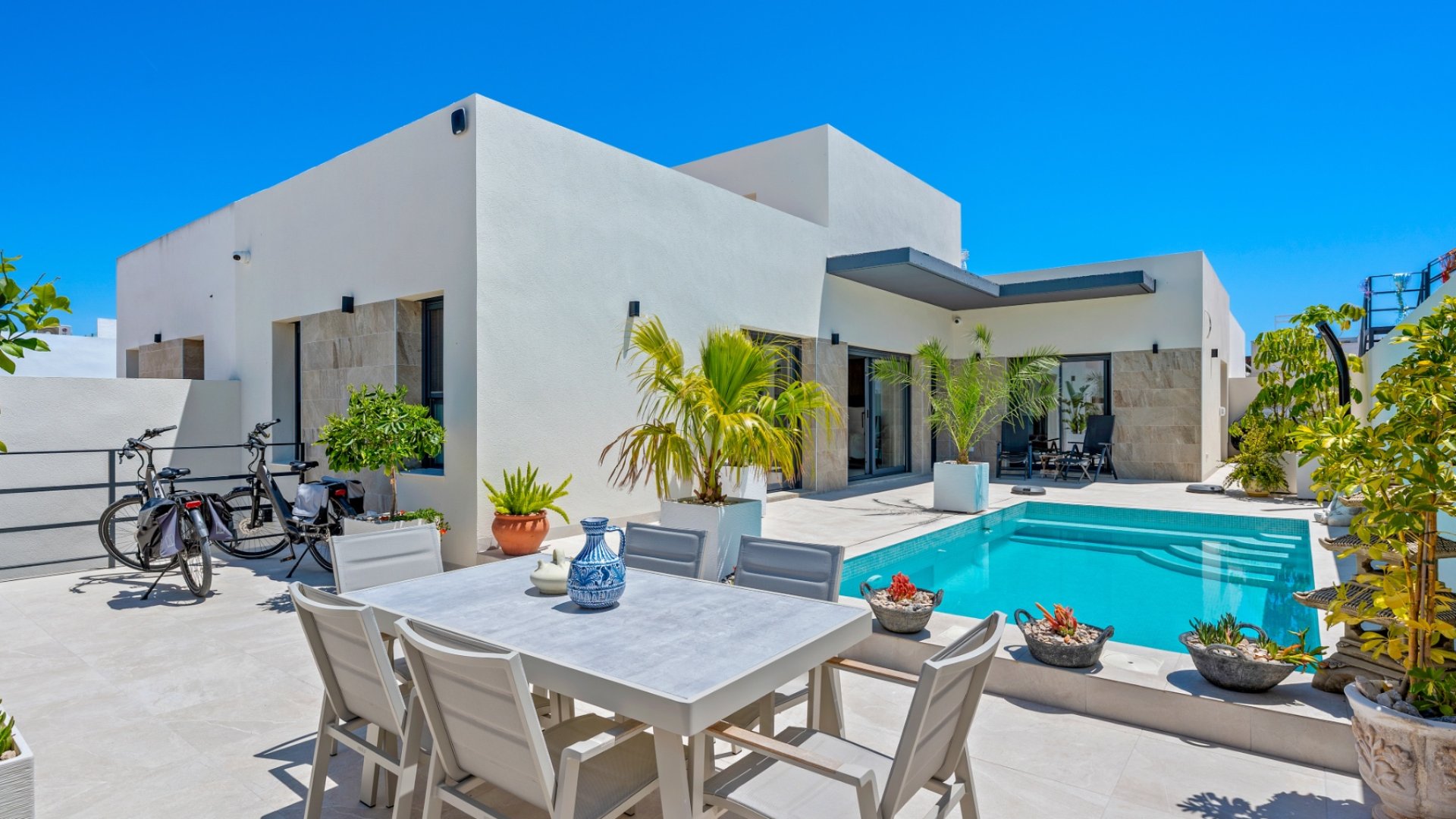 Resale - 6. Detached villa -
Daya Nueva