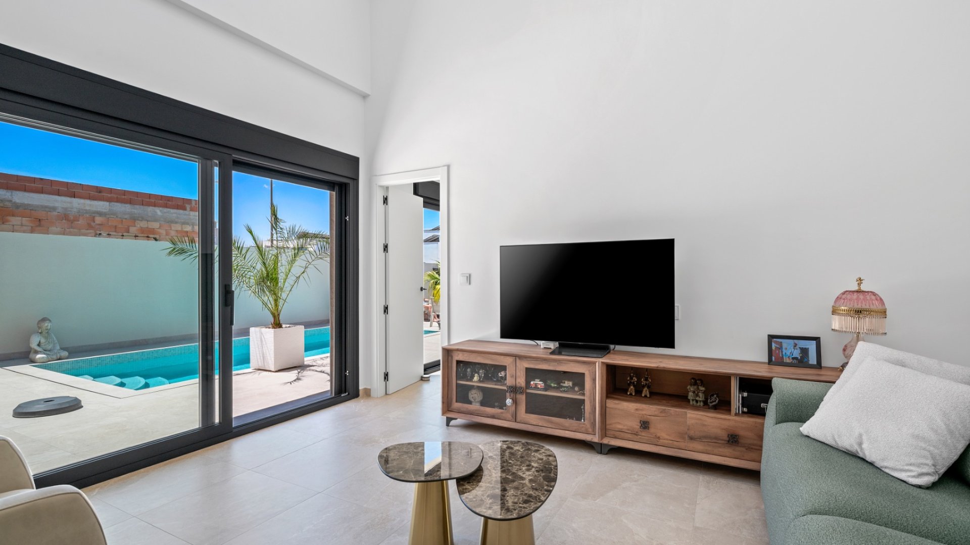 Resale - 6. Detached villa -
Daya Nueva