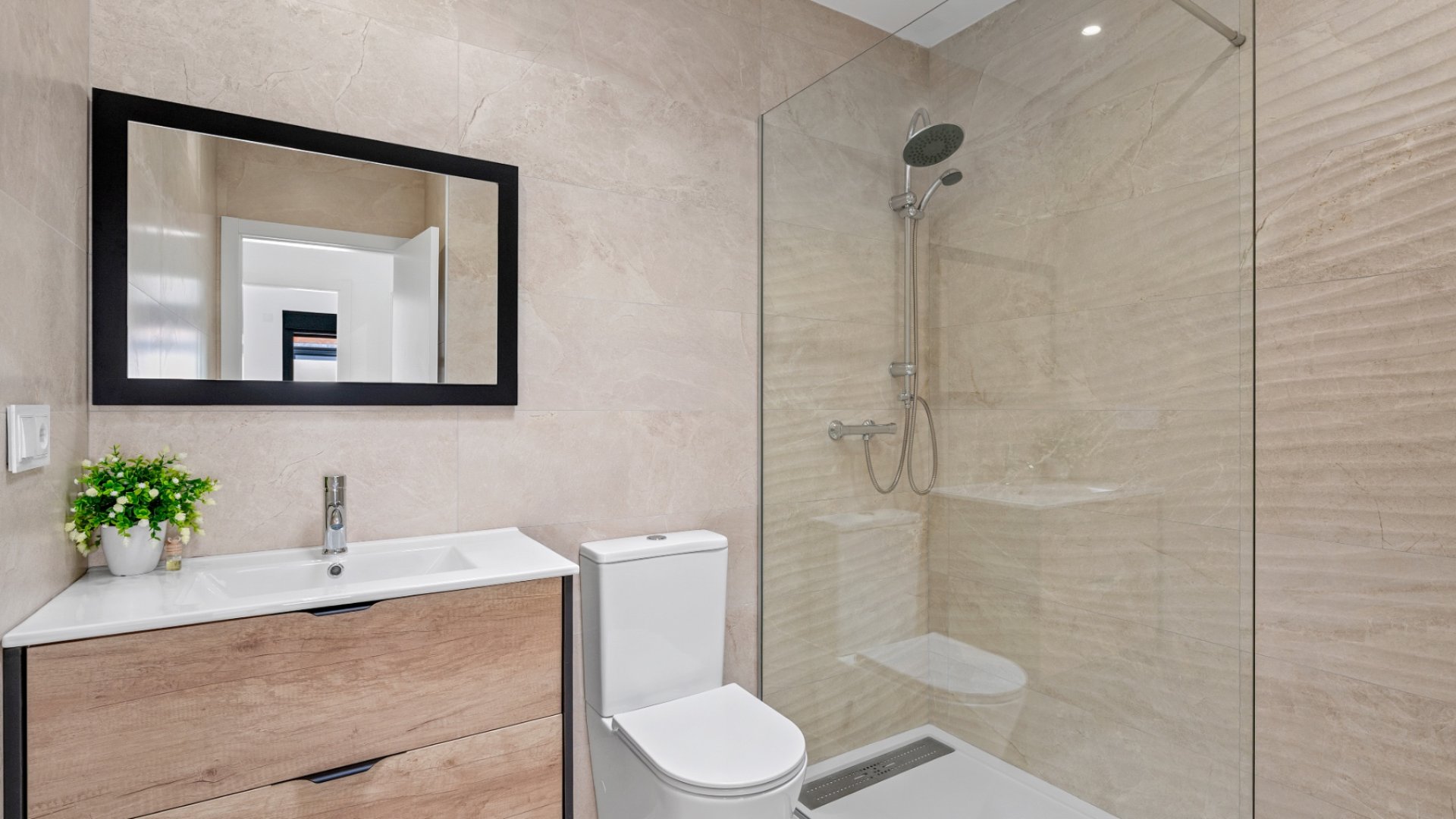 Resale - 6. Detached villa -
Daya Nueva