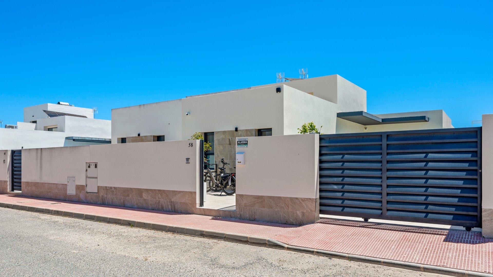 Resale - 6. Detached villa -
Daya Nueva