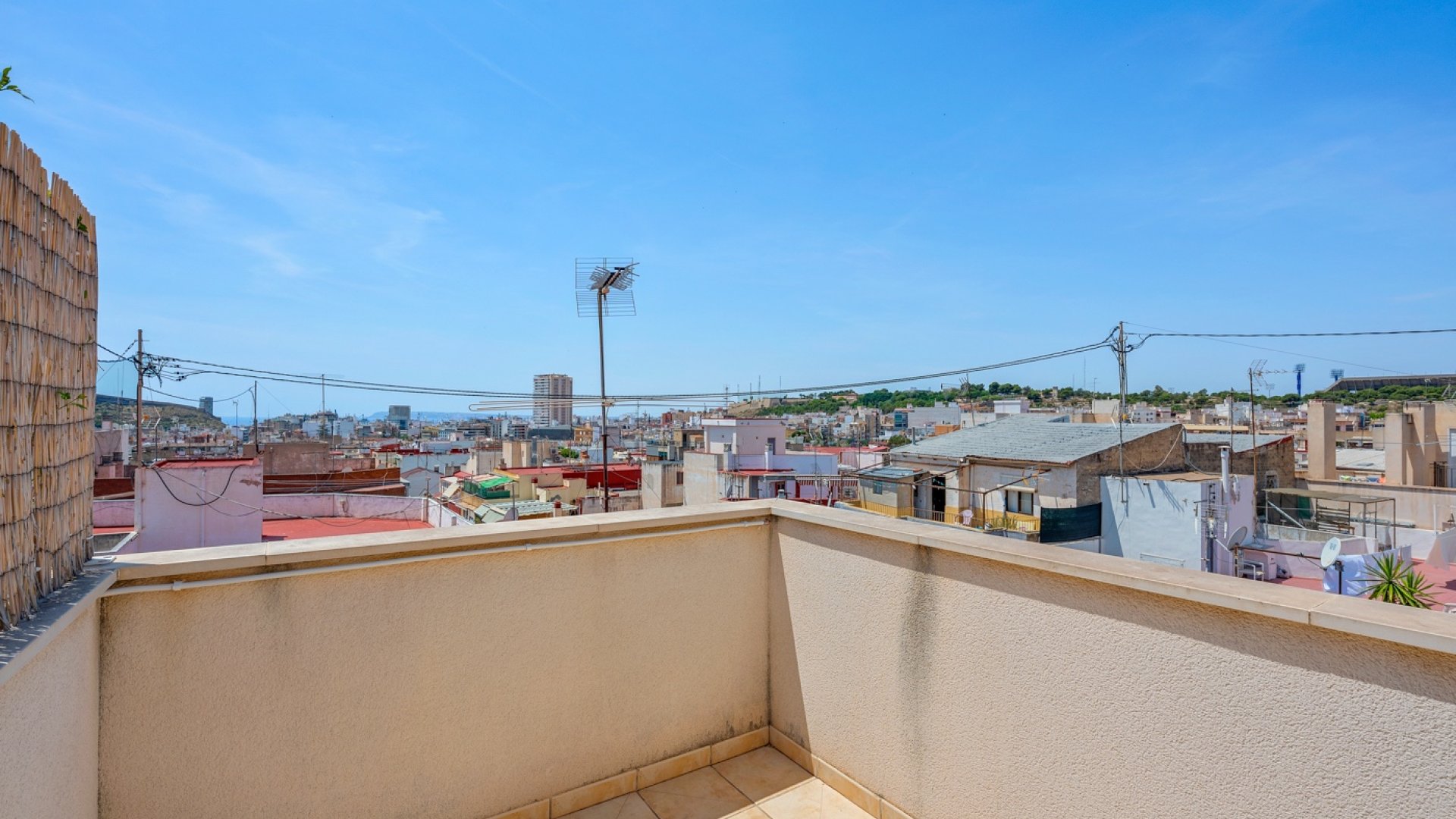 Resale - Apartments -
Alicante - Carolinas Bajas