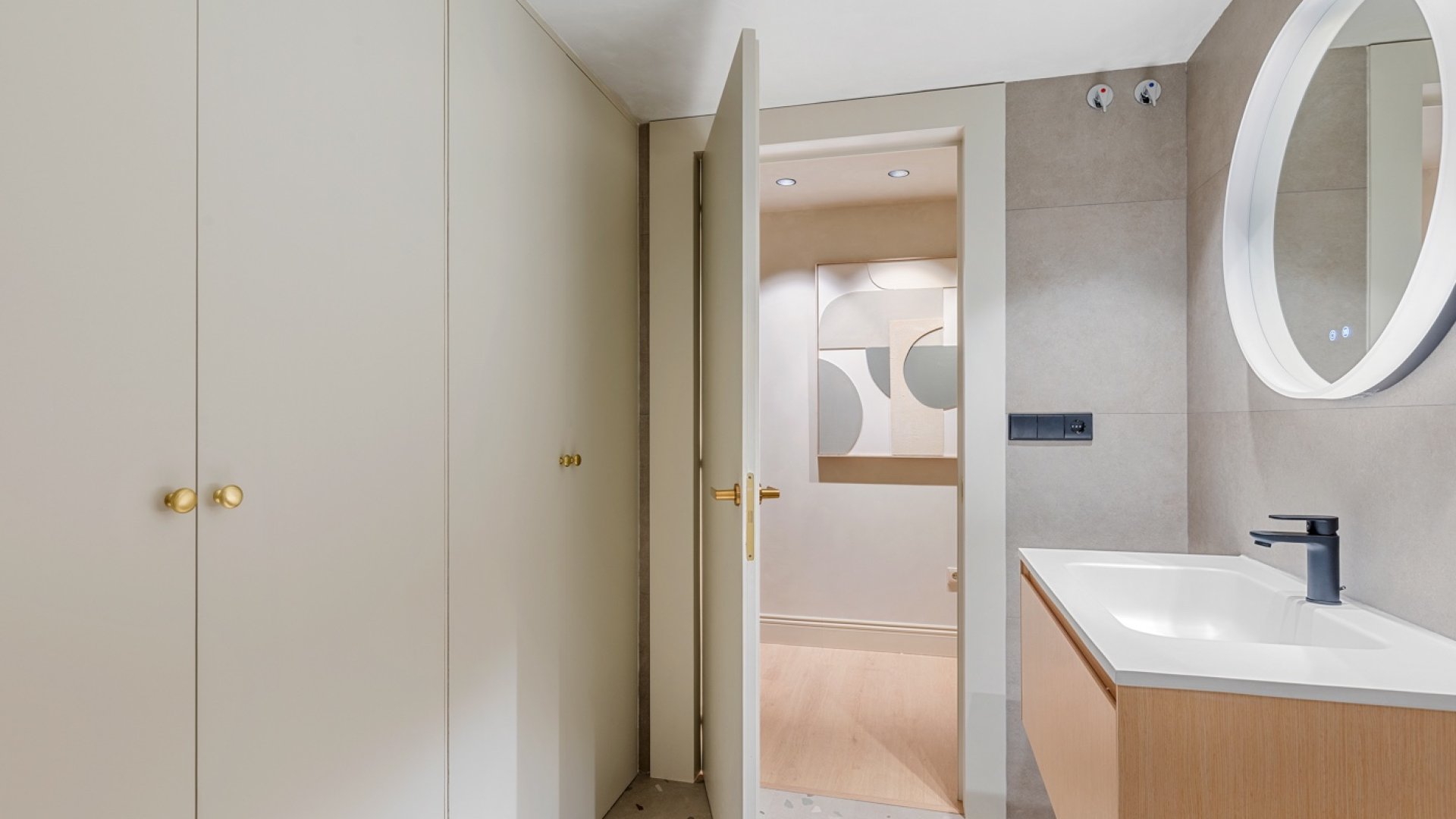 Resale - Apartments -
Alicante