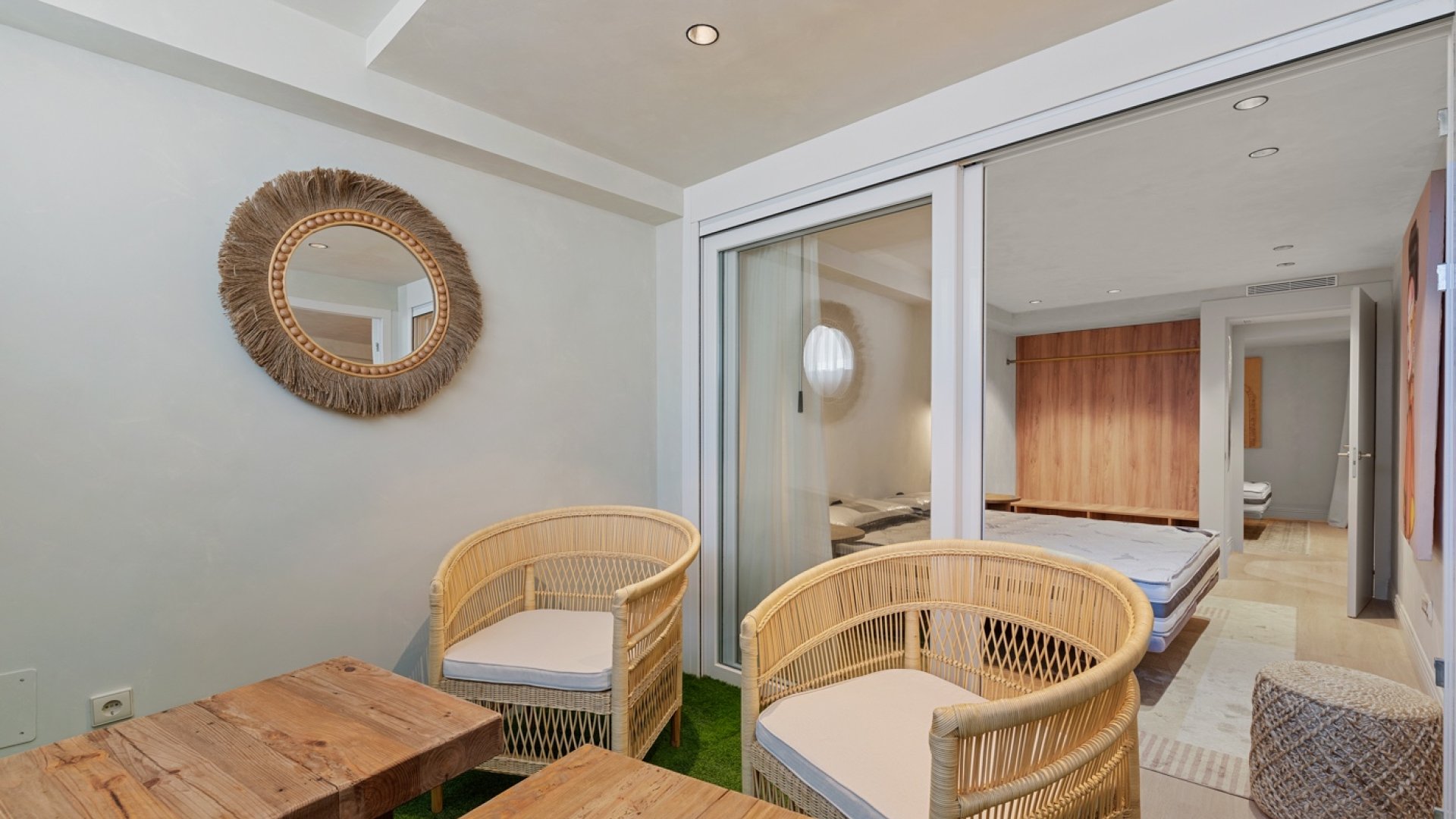 Resale - Apartments -
Alicante