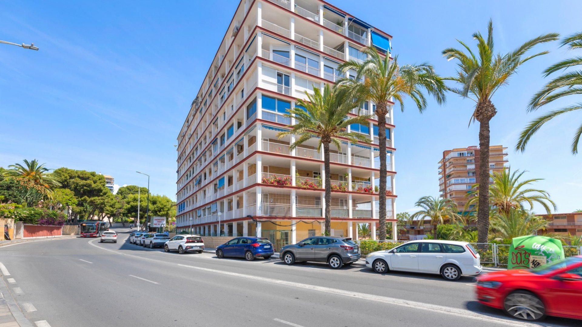 Resale - Apartments -
Alicante