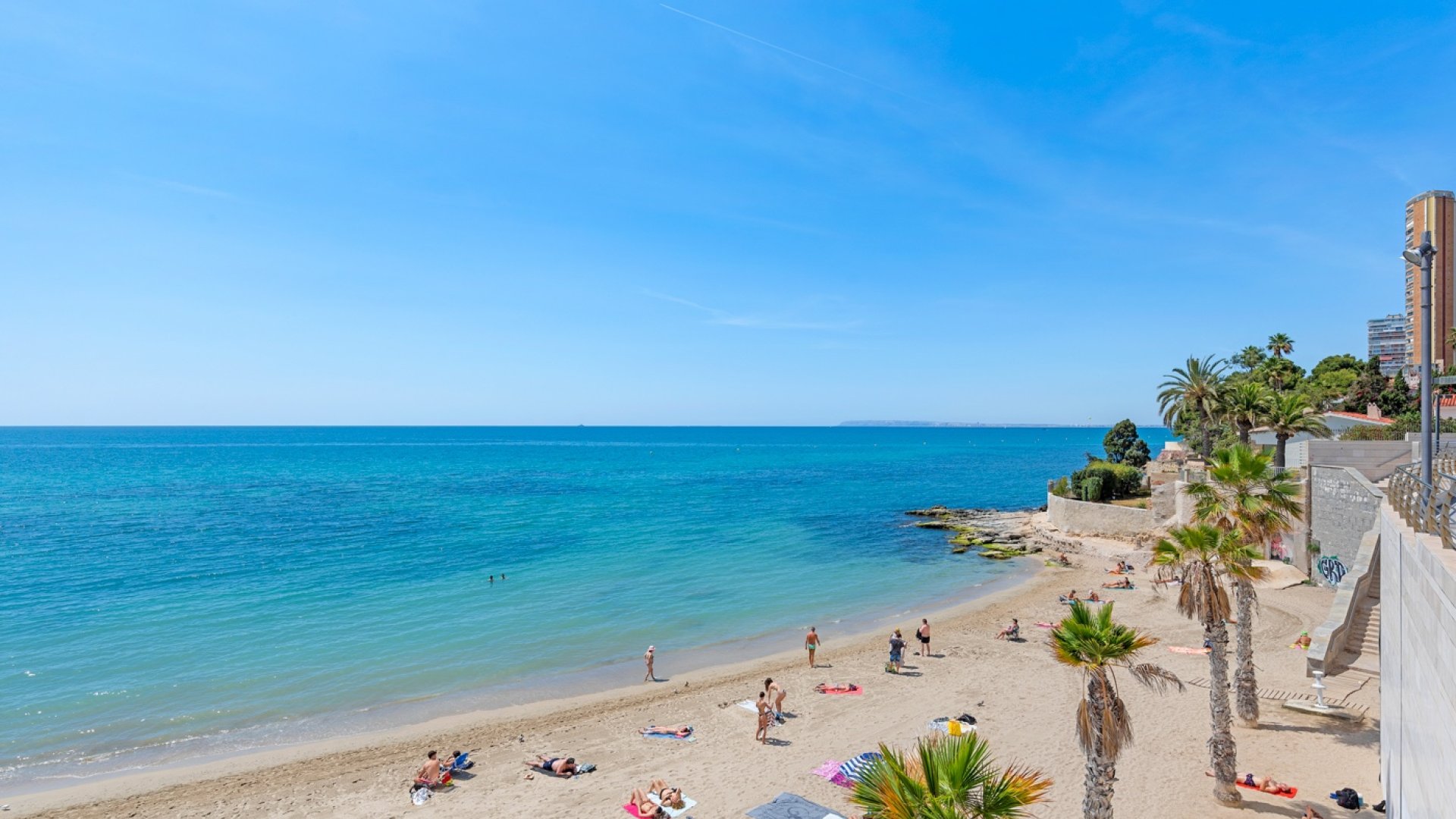 Resale - Apartments -
Alicante