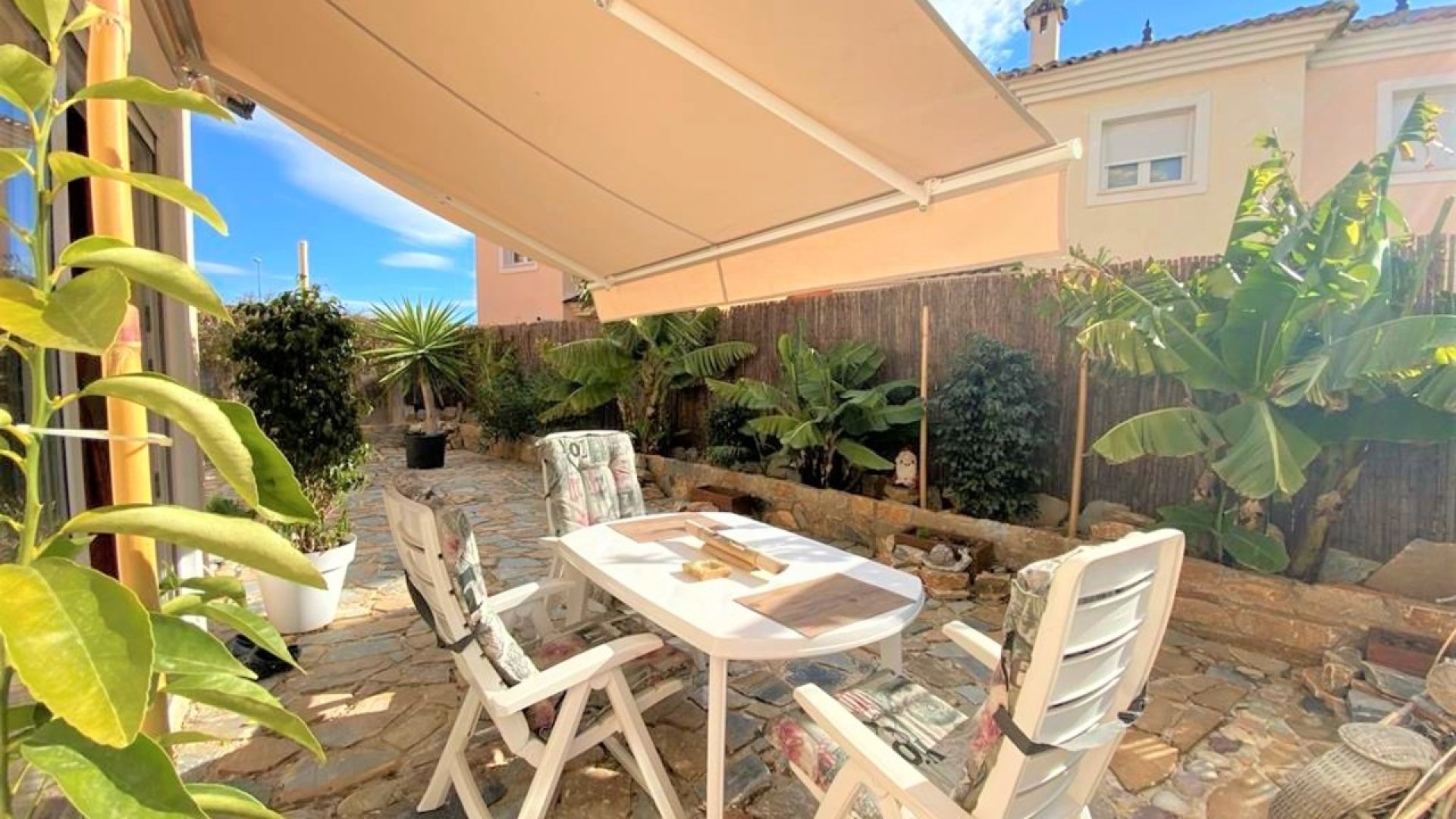 Resale - Apartments -
Altaona Golf and Country Village - Altaona Golf - Country Village