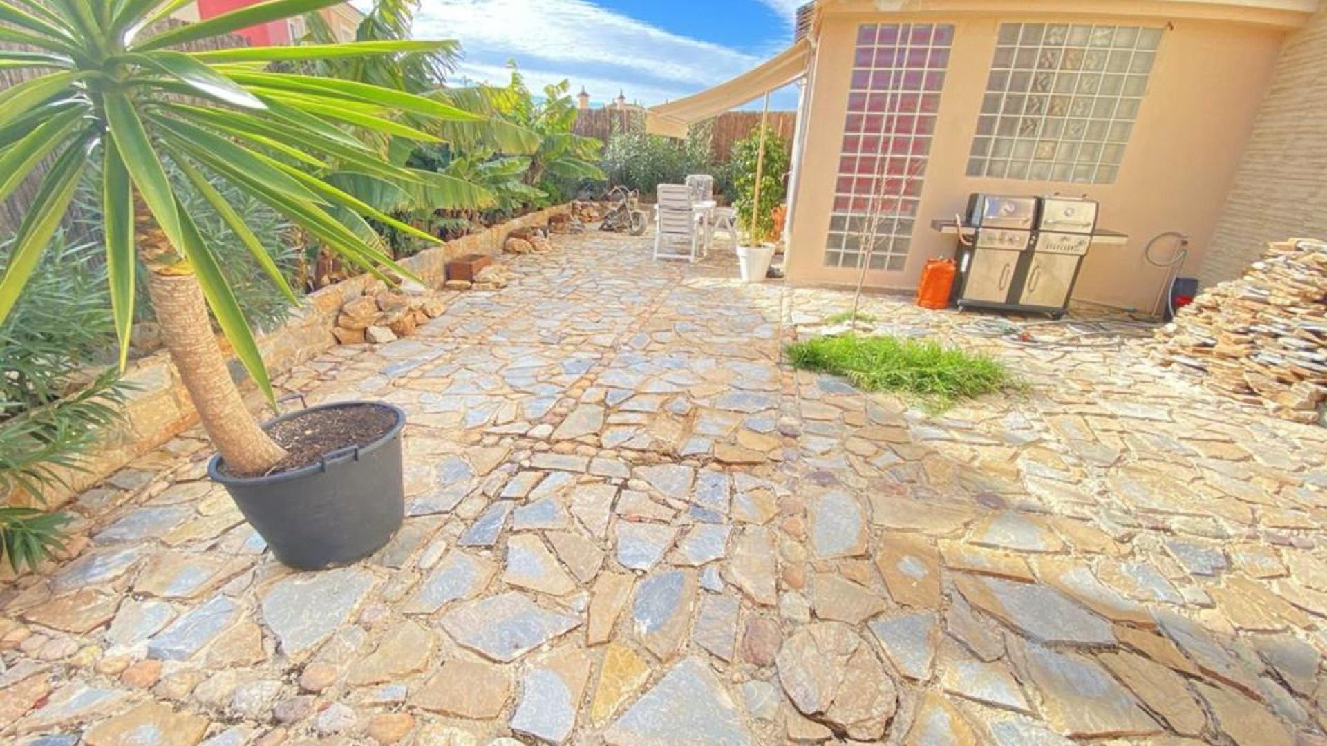 Resale - Apartments -
Altaona Golf and Country Village - Altaona Golf - Country Village