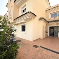 Resale - Apartments -
Altaona Golf and Country Village - Altaona Golf - Country Village