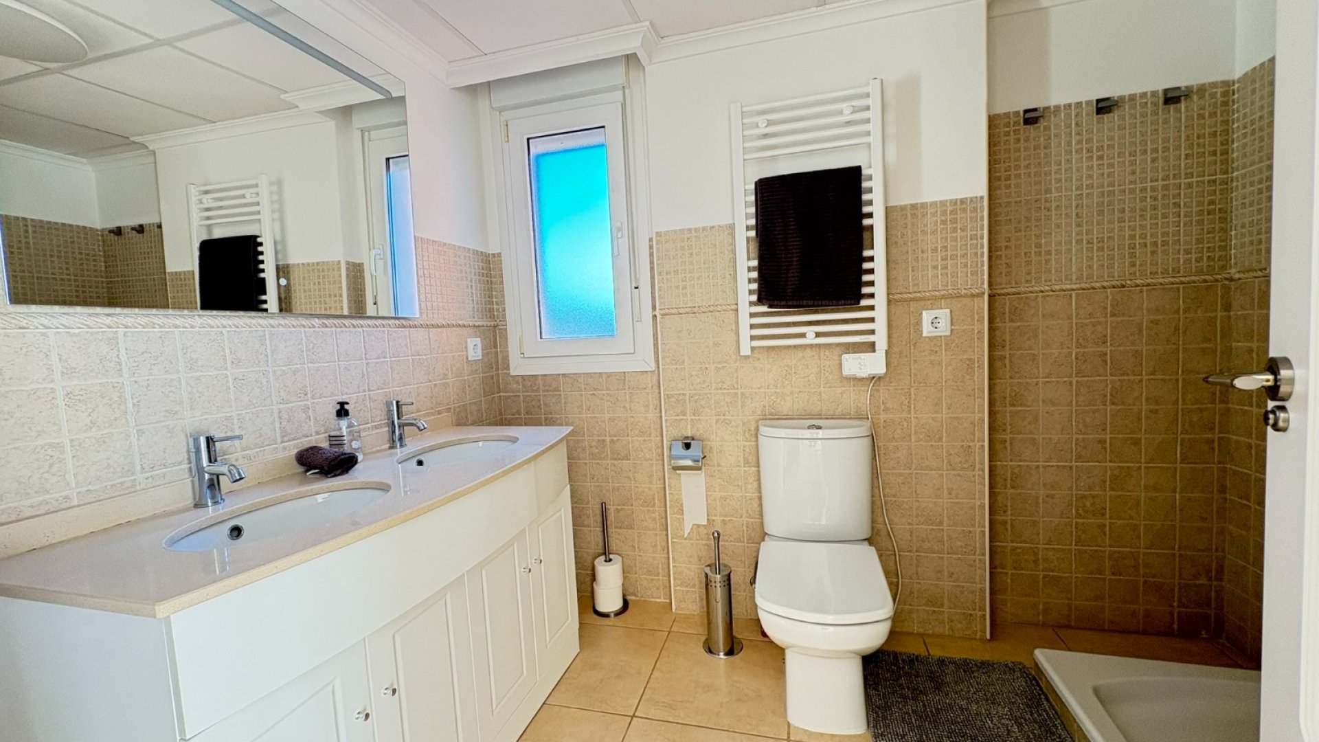 Resale - Apartments -
Altaona Golf and Country Village - Altaona Golf - Country Village