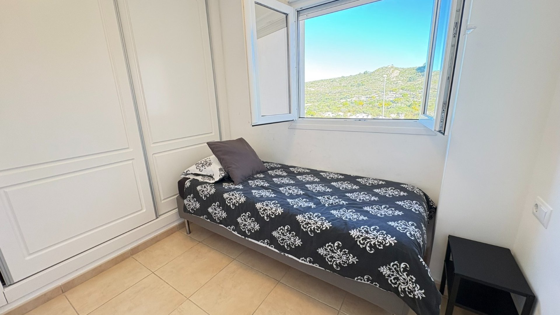 Resale - Apartments -
Altaona Golf and Country Village - Altaona Golf - Country Village