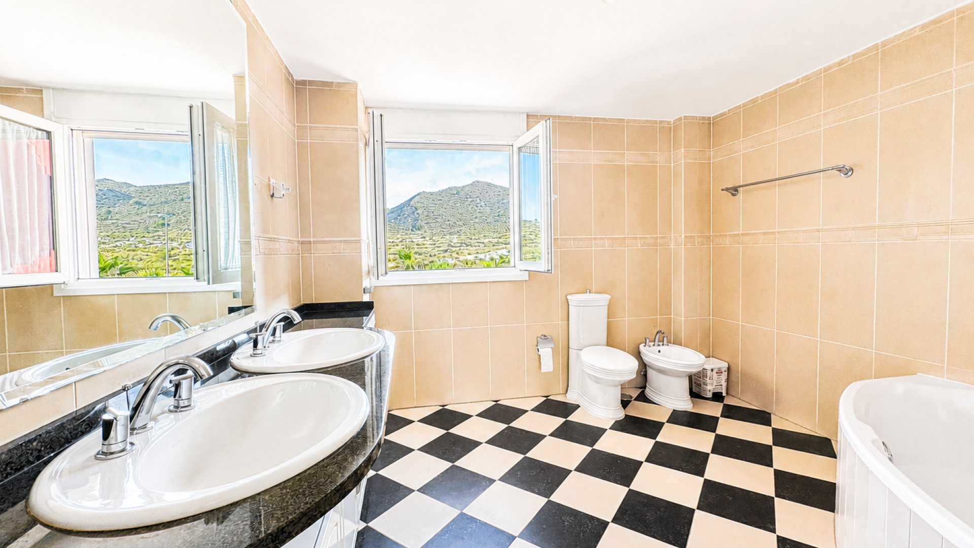 Resale - Apartments -
Altaona Golf and Country Village - Altaona Golf - Country Village