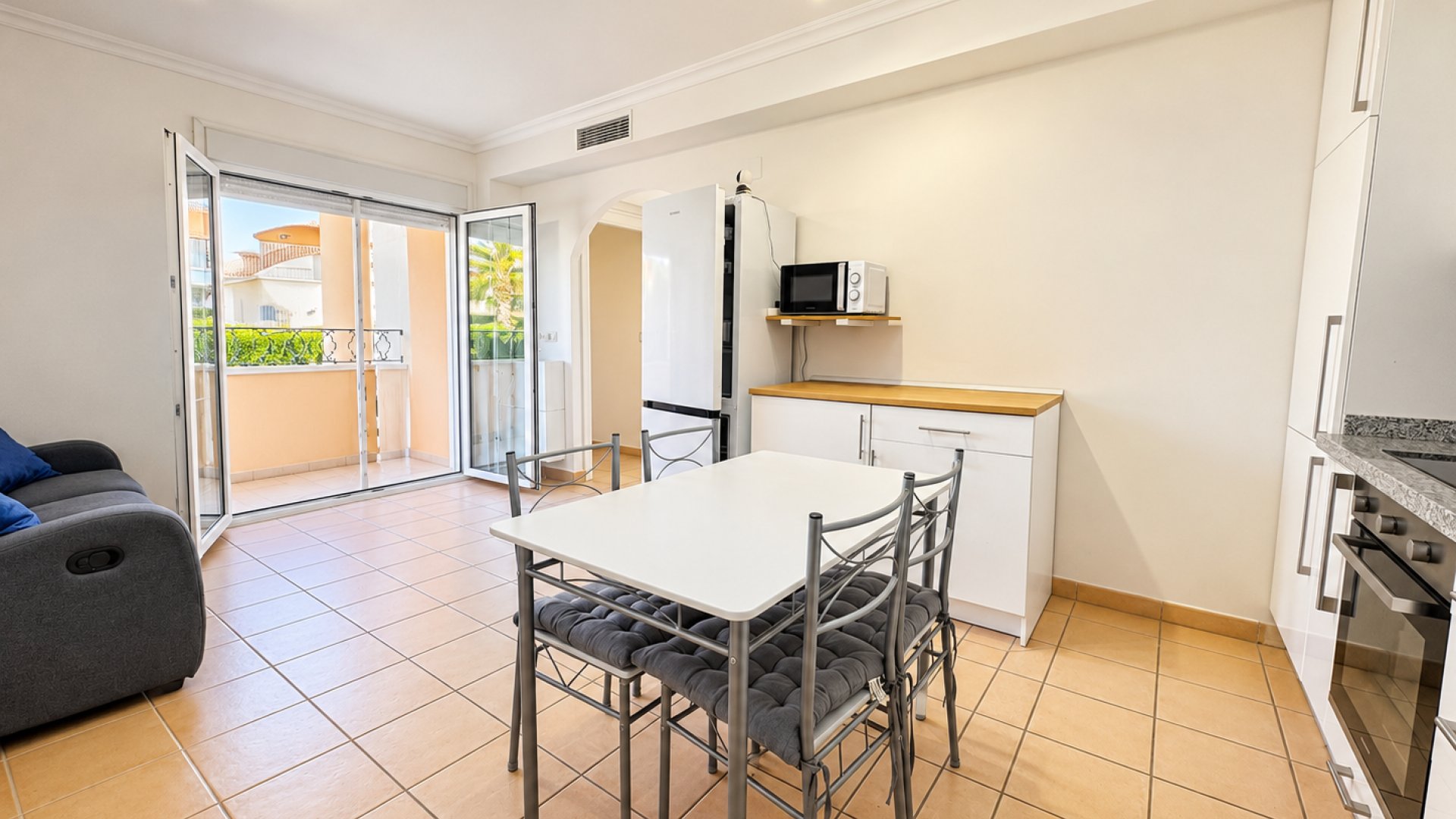 Resale - Apartments -
Altaona Golf and Country Village - Altaona Golf - Country Village
