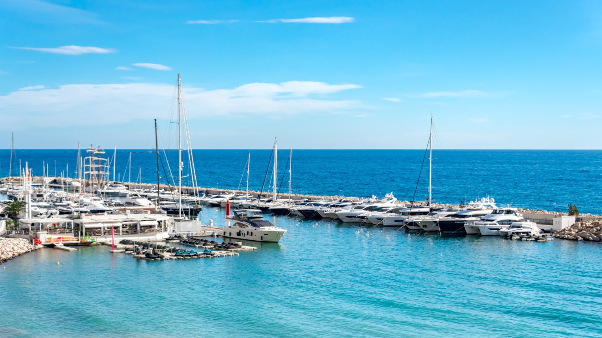 Resale - Apartments -
Altea