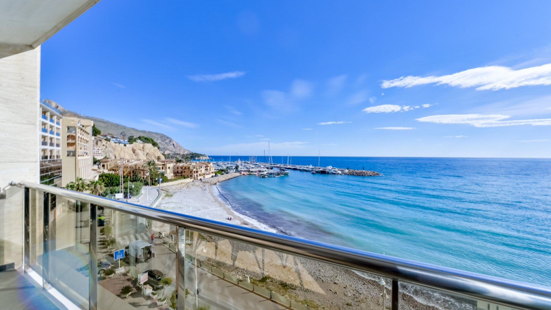 Resale - Apartments -
Altea