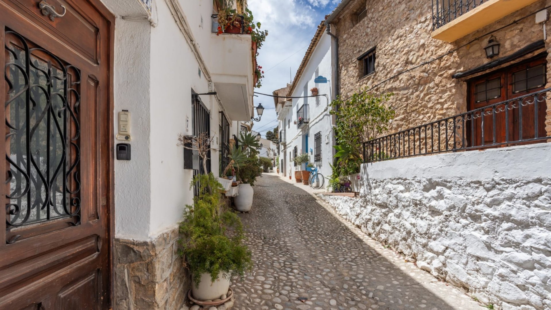 Resale - Apartments -
Altea