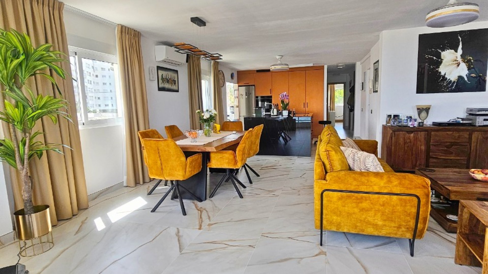 Resale - Apartments -
Altea