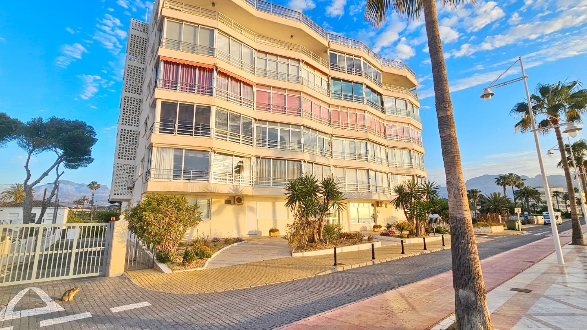 Resale - Apartments -
Altea